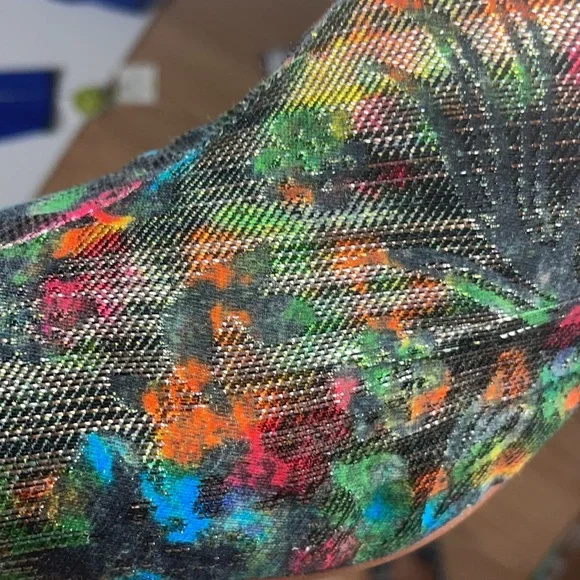 Anthropologie. Joyeux Ankle Boots. Green Motif. Size 40. - Picture 9 of 9